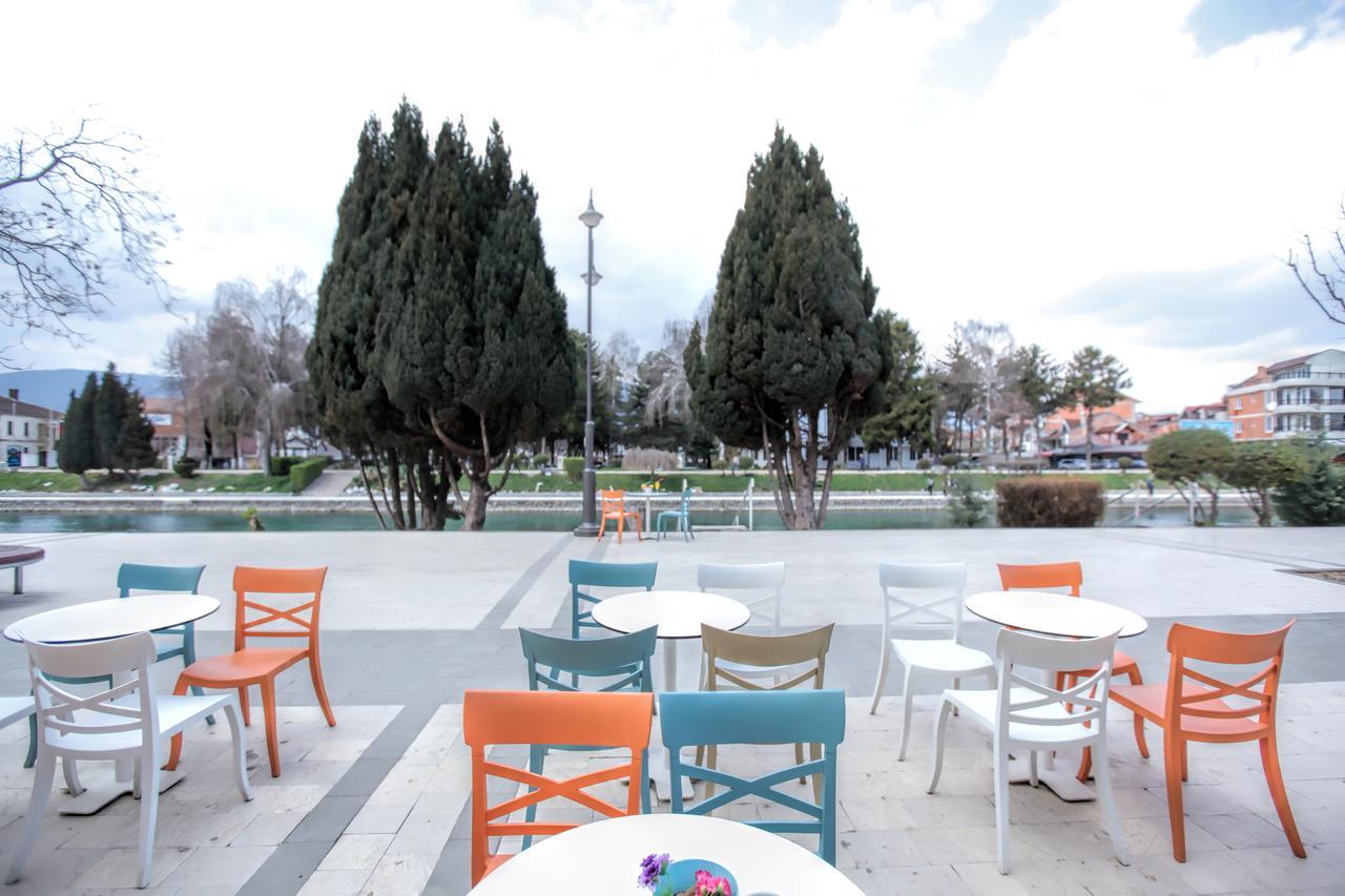 Art Theatre Caffe Hotel Sztruga Kültér fotó